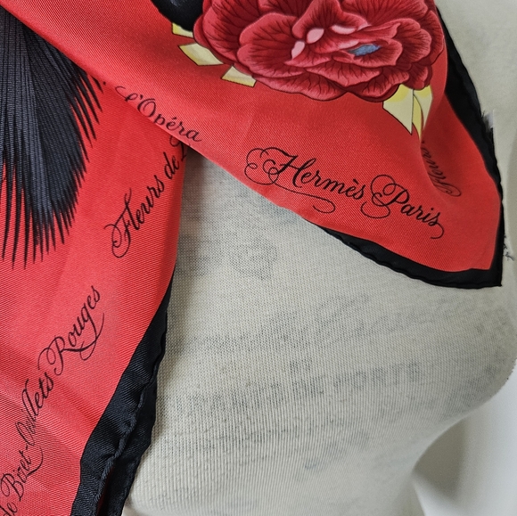 🇨🇵 HERMES silk scarf red 90X90 cm authentic - Picture 9 of 10